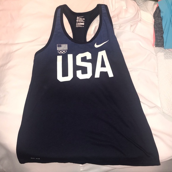 Lot of 5 workout tops - Picture 2 of 7